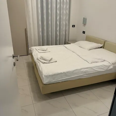 Apartment With Pool